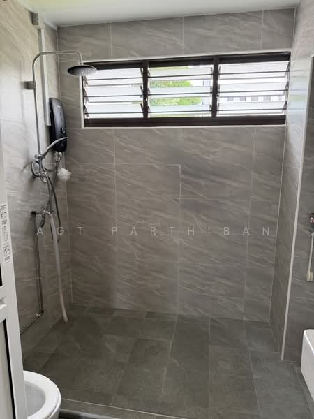 736 Jurong West Street 75, 736 Jurong West Street 75, Boon Lay / Jurong / Tuas, 3 Bedrooms, 1,431 sqft, HDB Flat For Sale, by Agt Parthiban, 500229054 - Bathroom - PropertyGuru.com.sg