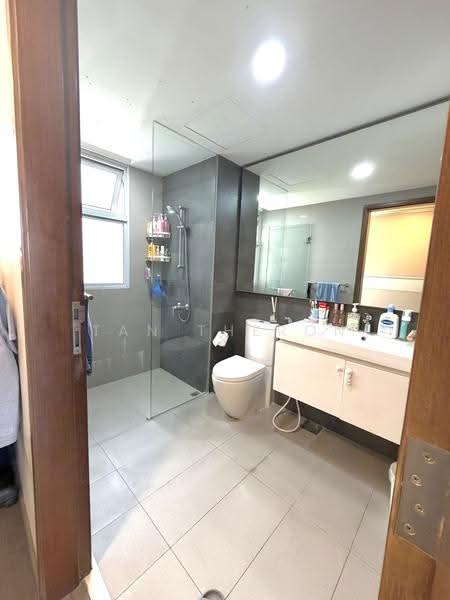 Ecopolitan, 128 Punggol Walk, Hougang / Punggol / Sengkang, 4 Bedrooms, 1,365 sqft, Executive Condominium For Sale, by Tan Theron, 500229058 - Bathroom - PropertyGuru.com.sg