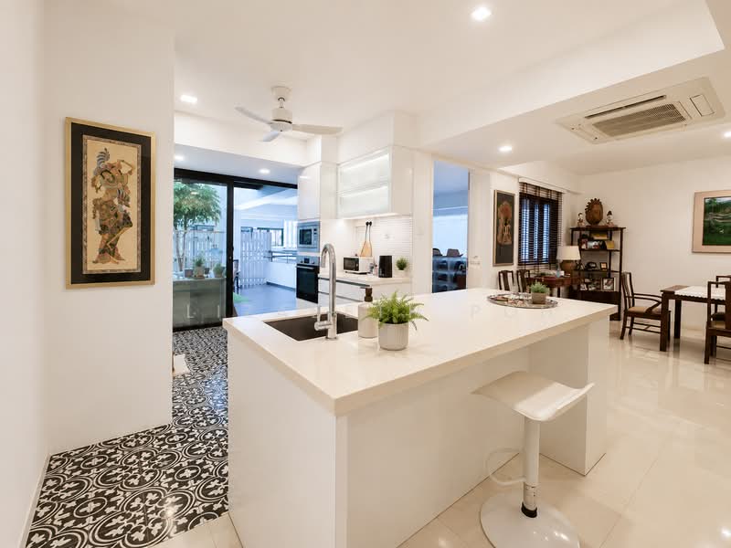 Bedok Court, 299 Bedok South Avenue 3, 3 Bedrooms, 2,271 sqft, Condominium For Sale, by Elizabeth Poh, 500229059 - Kitchen - PropertyGuru.com.sg