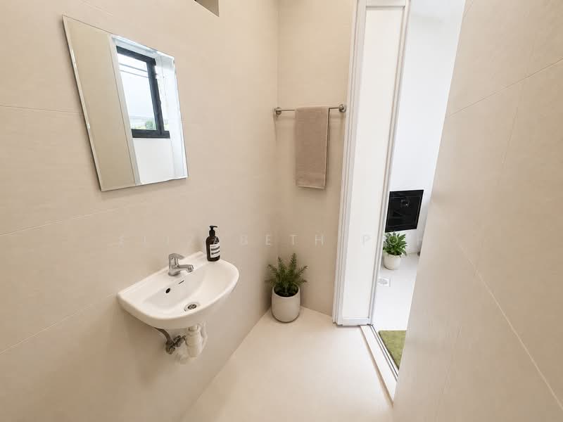 Bedok Court, 299 Bedok South Avenue 3, 3 Bedrooms, 2,271 sqft, Condominium For Sale, by Elizabeth Poh, 500229059 - Bathroom - PropertyGuru.com.sg