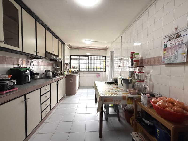 176 Ang Mo Kio Avenue 4, 176 Ang Mo Kio Avenue 4, 4 Bedrooms, 1,281 sqft, HDB Flat For Sale, by Yvonne Lai, 500229060 - Kitchen - PropertyGuru.com.sg