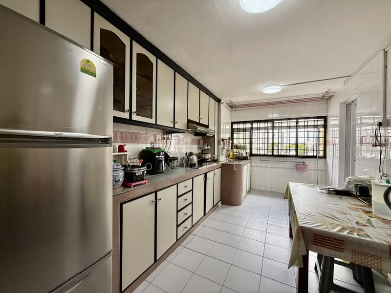 176 Ang Mo Kio Avenue 4, 176 Ang Mo Kio Avenue 4, 4 Bedrooms, 1,281 sqft, HDB Flat For Sale, by Yvonne Lai, 500229060 - Kitchen - PropertyGuru.com.sg