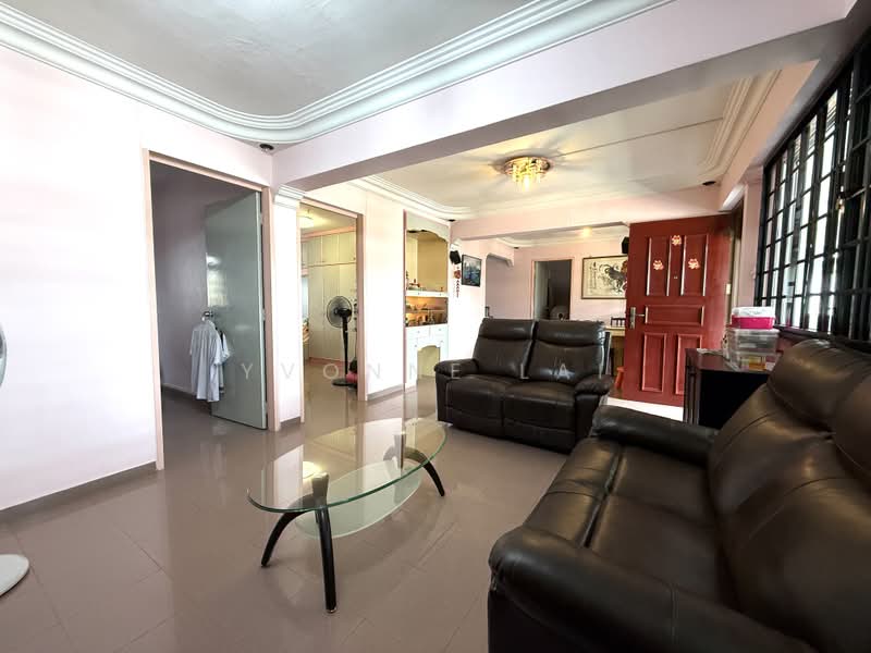 176 Ang Mo Kio Avenue 4, 176 Ang Mo Kio Avenue 4, 4 Bedrooms, 1,281 sqft, HDB Flat For Sale, by Yvonne Lai, 500229060 - Living Room - PropertyGuru.com.sg