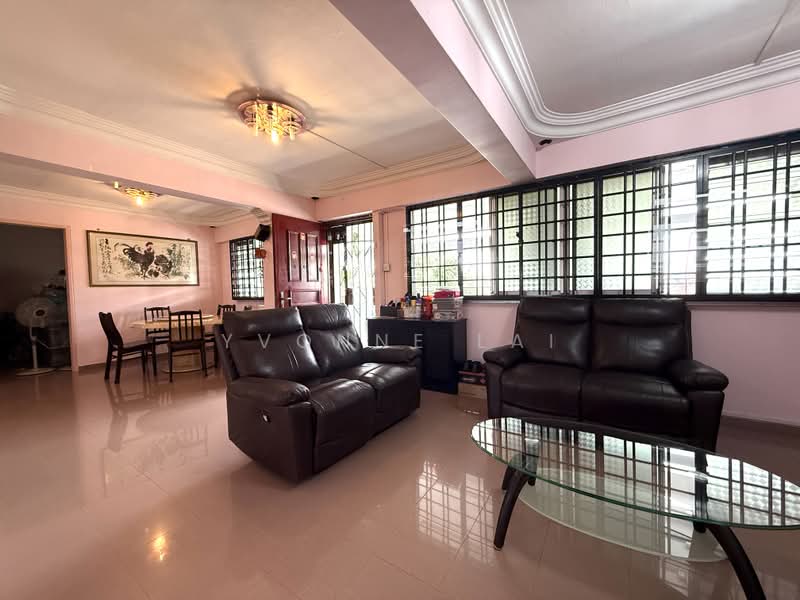 176 Ang Mo Kio Avenue 4, 176 Ang Mo Kio Avenue 4, 4 Bedrooms, 1,281 sqft, HDB Flat For Sale, by Yvonne Lai, 500229060 - Living Room - PropertyGuru.com.sg