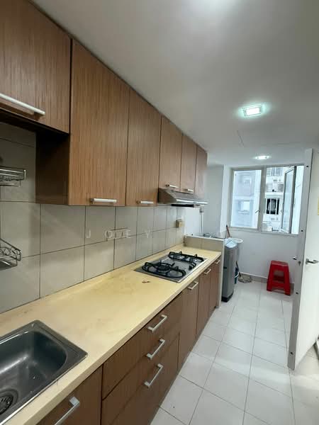 La Casa, 64 Woodlands Drive 16, 2 Bedrooms, 958 sqft, Executive Condominium For Sale, by Joey Nio, 500229061 - Kitchen - PropertyGuru.com.sg