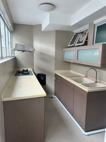 Bedok Court, 295 Bedok South Avenue 3, 4 Bedrooms, 2,250 sqft, Condominium For Rent, by Gavin Aw, 500229063 - Kitchen - PropertyGuru.com.sg