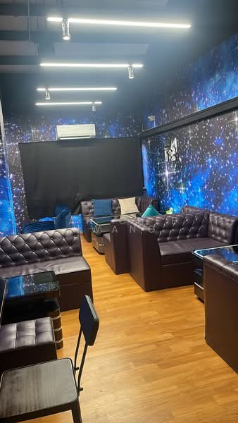 Pub For takeover, , 1 Bedroom, 1,000 sqft, Corner Terrace For Rent, by Tan Chee Hwang, 500229064 - Living Room - PropertyGuru.com.sg