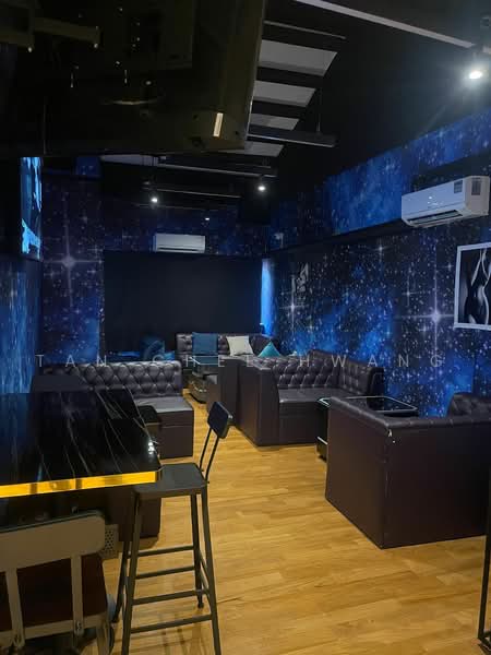 Pub For takeover, , 1 Bedroom, 1,000 sqft, Corner Terrace For Rent, by Tan Chee Hwang, 500229064 - Living Room - PropertyGuru.com.sg
