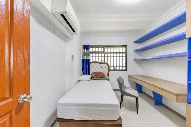 335 Sembawang Close, 335 Sembawang Close, 3 Bedrooms, 1,076 sqft, HDB Flat For Sale, by KOH YONG JIAN, 500229068 - Bedroom - PropertyGuru.com.sg