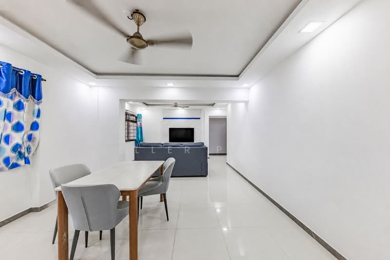 335 Sembawang Close, 335 Sembawang Close, 3 Bedrooms, 1,076 sqft, HDB Flat For Sale, by KOH YONG JIAN, 500229068 - Living Room - PropertyGuru.com.sg