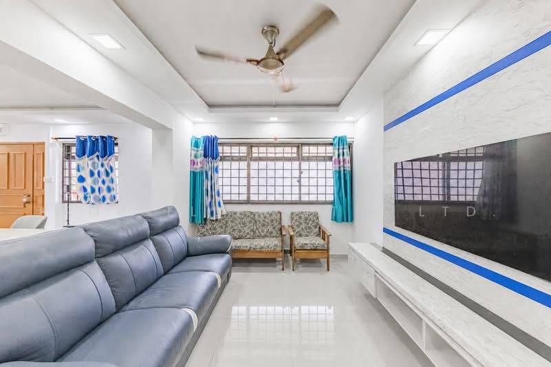 335 Sembawang Close, 335 Sembawang Close, 3 Bedrooms, 1,076 sqft, HDB Flat For Sale, by KOH YONG JIAN, 500229068 - Living Room - PropertyGuru.com.sg