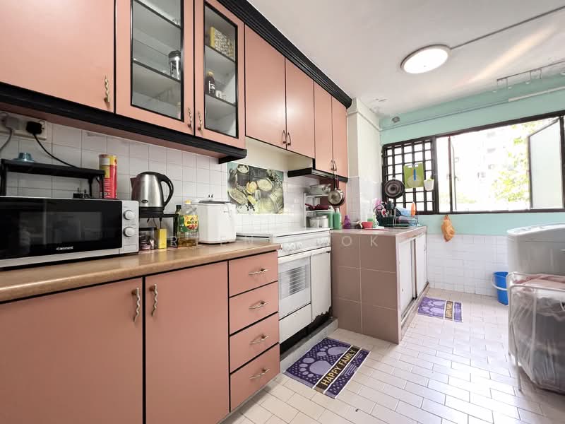 627 Hougang Avenue 8, 627 Hougang Avenue 8, 3 Bedrooms, 904 sqft, HDB Flat For Sale, by Reene Tok, 500229070 - Kitchen - PropertyGuru.com.sg