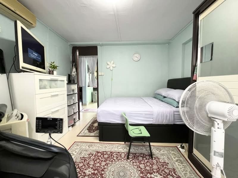 627 Hougang Avenue 8, 627 Hougang Avenue 8, 3 Bedrooms, 904 sqft, HDB Flat For Sale, by Reene Tok, 500229070 - Bedroom - PropertyGuru.com.sg