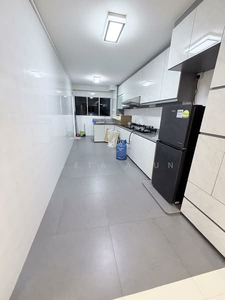 532 Hougang Avenue 6, 532 Hougang Avenue 6, 2 Bedrooms, 1,100 sqft, HDB Flat For Rent, by Geeta Arun, 500229072 - Kitchen - PropertyGuru.com.sg