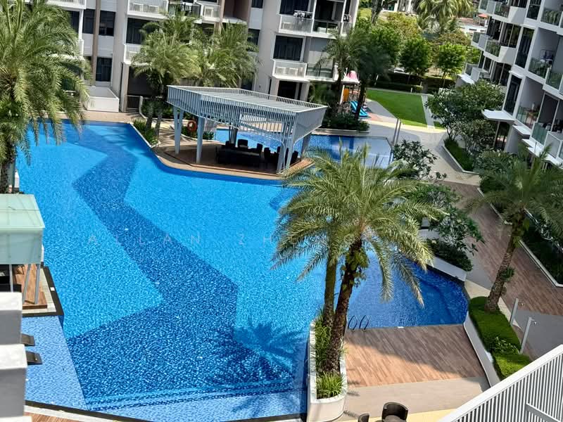 Urban Vista, 4 Tanah Merah Kechil Link, 2 Bedrooms, 560 sqft, Condominium For Sale, by Allan Zheng 鄭黎, 500229082 - Pool - PropertyGuru.com.sg