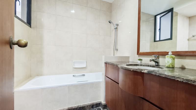 East Meadows, 30 Tanah Merah Kechil Road, Room Rental, 200 sqft, Condominium For Rent, by Claudia Faith Chua, 500229098 - Bathroom - PropertyGuru.com.sg