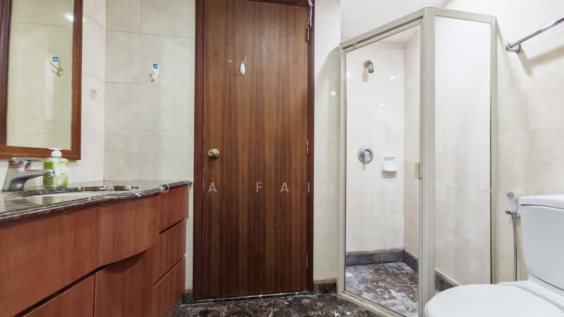 East Meadows, 30 Tanah Merah Kechil Road, Room Rental, 200 sqft, Condominium For Rent, by Claudia Faith Chua, 500229098 - Bathroom - PropertyGuru.com.sg