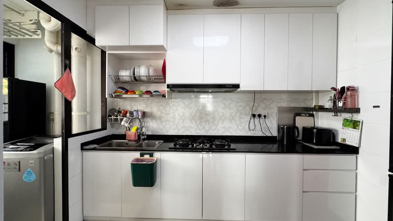818B Choa Chu Kang Avenue 1, 818B Choa Chu Kang Avenue 1, 3 Bedrooms, 990 sqft, HDB Flat For Sale, by Judy Liu, 500229102 - Kitchen - PropertyGuru.com.sg