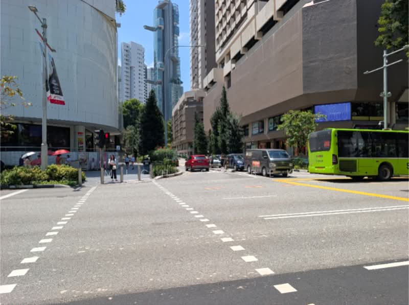Orchard Towers, 400 Orchard Road, Orchard / River Valley, 2,350 sqft, Other Retail For Rent, by Michael Bek, 500229105 - Next to Pedestrian Crossing - CommercialGuru.com.sg