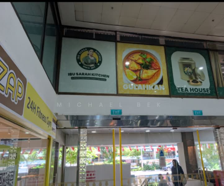 Orchard Towers, 400 Orchard Road, Orchard / River Valley, 2,350 sqft, Other Retail For Rent, by Michael Bek, 500229105 - Shop front facing escalators - CommercialGuru.com.sg