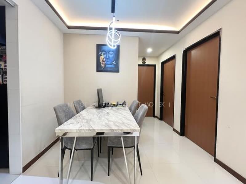 445A Bukit Batok West Avenue 8, 445A Bukit Batok West Avenue 8, Dairy Farm / Bukit Panjang / Choa Chu Kang, 3 Bedrooms, 990 sqft, HDB Flat For Sale, by Ng Jun Wei, 500229106 - Dining Room - PropertyGuru.com.sg