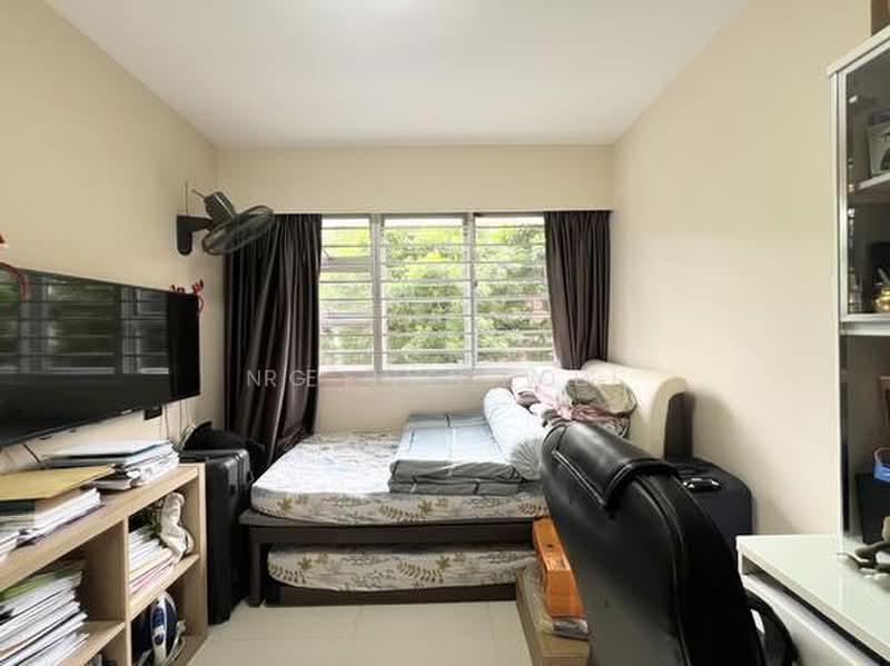 445A Bukit Batok West Avenue 8, 445A Bukit Batok West Avenue 8, Dairy Farm / Bukit Panjang / Choa Chu Kang, 3 Bedrooms, 990 sqft, HDB Flat For Sale, by Ng Jun Wei, 500229106 - Bedroom - PropertyGuru.com.sg