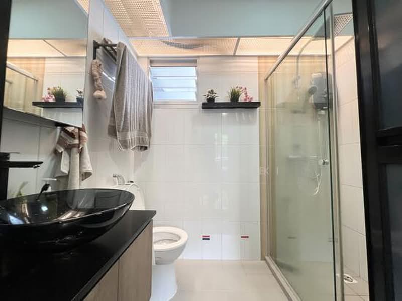 445A Bukit Batok West Avenue 8, 445A Bukit Batok West Avenue 8, Dairy Farm / Bukit Panjang / Choa Chu Kang, 3 Bedrooms, 990 sqft, HDB Flat For Sale, by Ng Jun Wei, 500229106 - Bathroom - PropertyGuru.com.sg