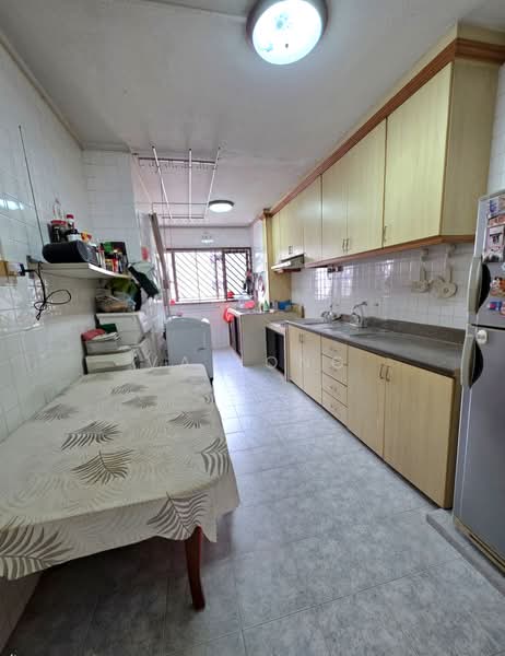 343 Bukit Batok Street 34, 343 Bukit Batok Street 34, 3 Bedrooms, 1,108 sqft, HDB Flat For Sale, by Val Ong, 500229123 - Kitchen - PropertyGuru.com.sg