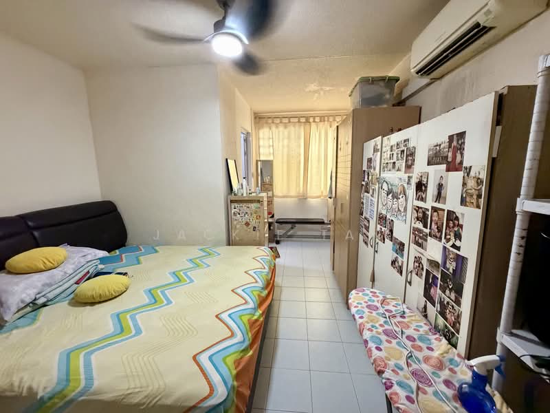 838 Jurong West Street 81, 838 Jurong West Street 81, 3 Bedrooms, 1,119 sqft, HDB Flat For Sale, by JACKIE TAN, 500229130 - Bedroom - PropertyGuru.com.sg