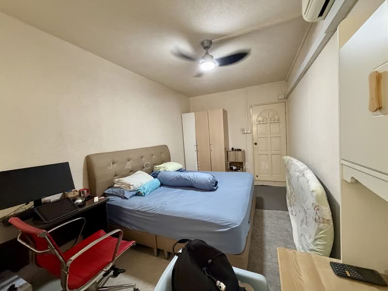 838 Jurong West Street 81, 838 Jurong West Street 81, 3 Bedrooms, 1,119 sqft, HDB Flat For Sale, by JACKIE TAN, 500229130 - Bedroom - PropertyGuru.com.sg
