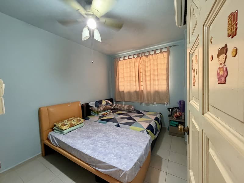 838 Jurong West Street 81, 838 Jurong West Street 81, 3 Bedrooms, 1,119 sqft, HDB Flat For Sale, by JACKIE TAN, 500229130 - Bedroom - PropertyGuru.com.sg
