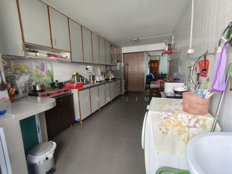 472 Ang Mo Kio Avenue 10, 472 Ang Mo Kio Avenue 10, Room Rental, 170 sqft, HDB Flat For Rent, by Gina Lim, 500229135 - Kitchen - PropertyGuru.com.sg