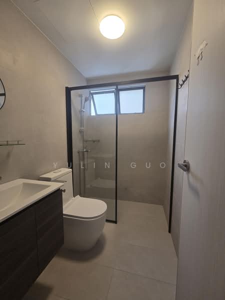 Bayshore Park, 50 Bayshore Road, 2 Bedrooms, 936 sqft, Condominium For Rent, by Yulin Guo, 500229142 - Common bathroom - PropertyGuru.com.sg
