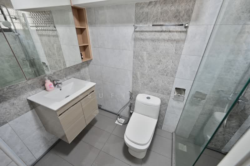 468 Segar Road, 468 Segar Road, 3 Bedrooms, 1,399 sqft, HDB Flat For Sale, by Sufy B., 500229173 - Master Bathroom - PropertyGuru.com.sg