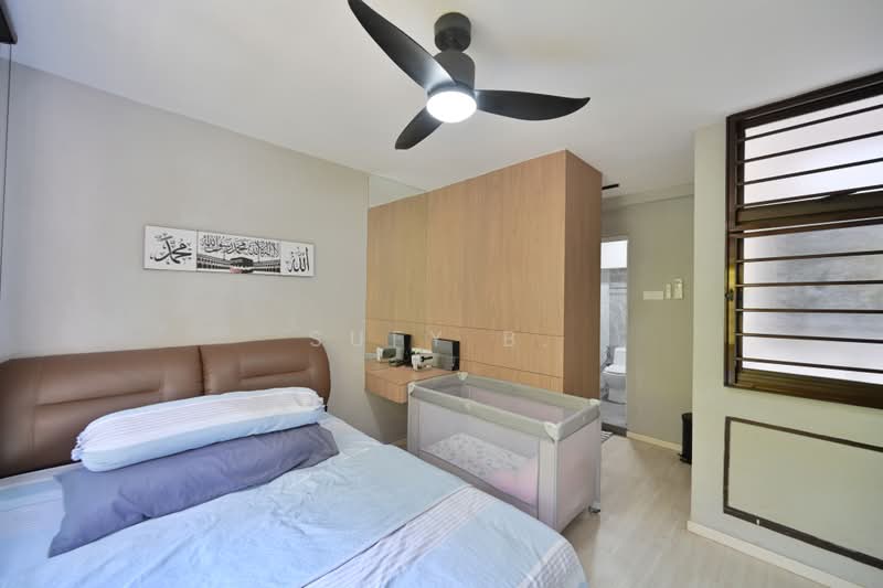 468 Segar Road, 468 Segar Road, 3 Bedrooms, 1,399 sqft, HDB Flat For Sale, by Sufy B., 500229173 - Master Bedroom - PropertyGuru.com.sg