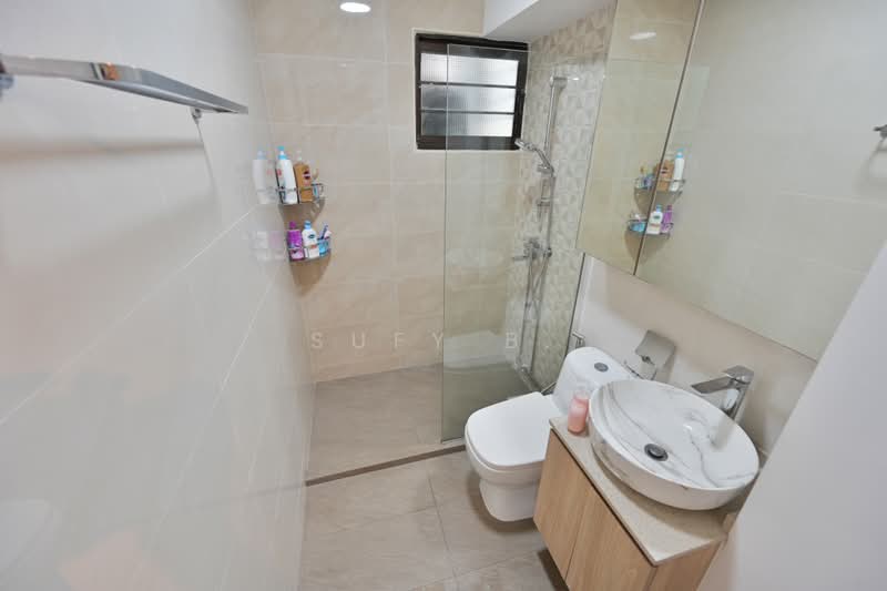 468 Segar Road, 468 Segar Road, 3 Bedrooms, 1,399 sqft, HDB Flat For Sale, by Sufy B., 500229173 - Common Bathroom - PropertyGuru.com.sg