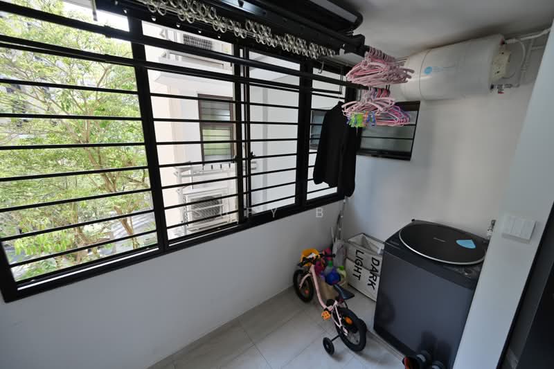 468 Segar Road, 468 Segar Road, 3 Bedrooms, 1,399 sqft, HDB Flat For Sale, by Sufy B., 500229173 - Service Yard - PropertyGuru.com.sg