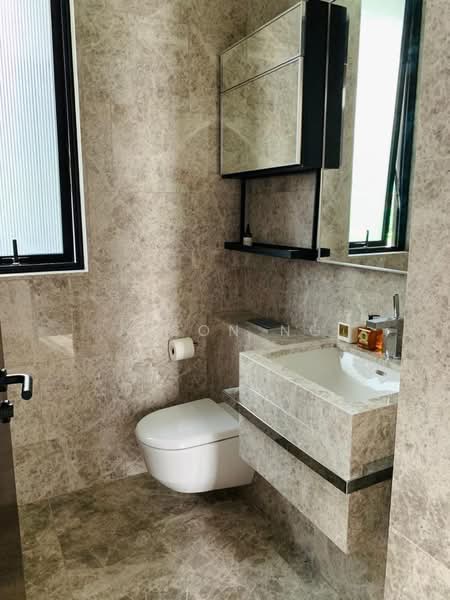Martin Modern, 10 Martin Place, 3 Bedrooms, 1,421 sqft, Apartment For Sale, by Jason Ng, 500229176 - Bathroom - PropertyGuru.com.sg