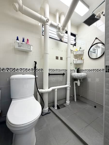 7 Telok Blangah Crescent, 7 Telok Blangah Crescent, 1 Bedroom, 333 sqft, HDB Flat For Sale, by Faith Wong 王蕙蕙, 500229182 - Bathroom - PropertyGuru.com.sg