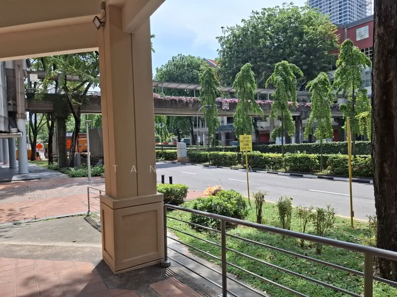The Riverside Piazza, 11 Keng Cheow Street, Boat Quay / Raffles Place / Marina, 640 sqft, Other Retail For Rent, by Tan Jilian, 500229204 - Overhead bridge from riverside point - CommercialGuru.com.sg