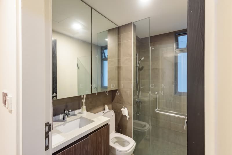 Parc Olympia, 62 Flora Drive, Changi Airport / Changi Village, 2 Bedrooms, 1,023 sqft, Condominium For Sale, by Prem Dillon Gopinathan, 500229210 - Bathroom - PropertyGuru.com.sg