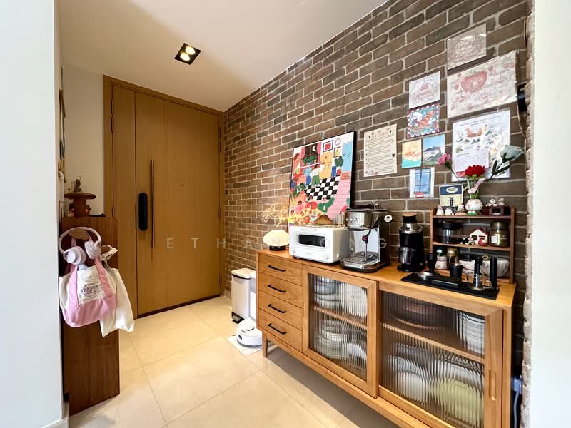 The Glades, 6 Bedok Rise, 2 Bedrooms, 721 sqft, Condominium For Rent, by Ethan Ong, 500229213 - Foyer - PropertyGuru.com.sg