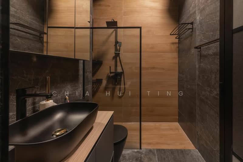 420A Northshore Drive, 420A Northshore Drive, 3 Bedrooms, 1,012 sqft, HDB Flat For Sale, by Chia Hui Ting, 500229225 - Bathroom - PropertyGuru.com.sg
