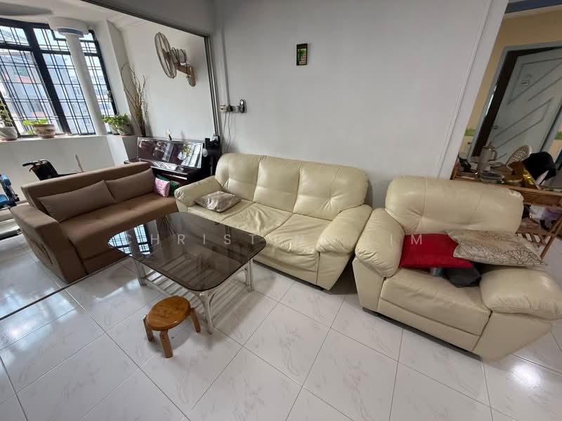 385 Tampines Street 32 photo 2