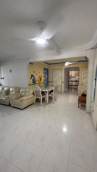 385 Tampines Street 32, 385 Tampines Street 32, 4 Bedrooms, 1,356 sqft, HDB Flat For Rent, by Christine Lim, 500229239 - Living Room - PropertyGuru.com.sg