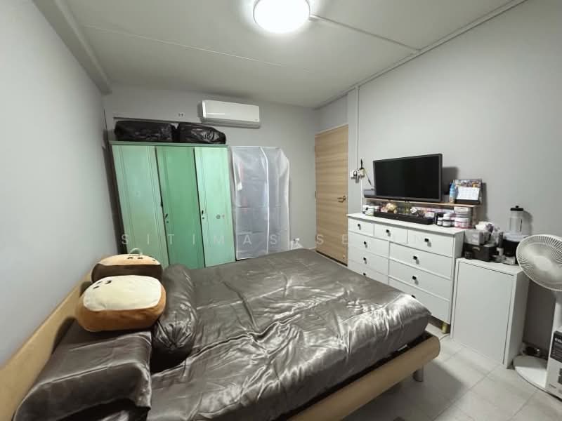 274 Yishun Street 22, 274 Yishun Street 22, 2 Bedrooms, 796 sqft, HDB Flat For Sale, by Sitimas Senin, 500229243 - Bedroom - PropertyGuru.com.sg