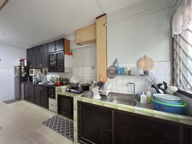 274 Yishun Street 22, 274 Yishun Street 22, 2 Bedrooms, 796 sqft, HDB Flat For Sale, by Sitimas Senin, 500229243 - Kitchen - PropertyGuru.com.sg