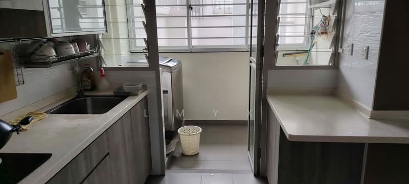 323C Sumang Walk, 323C Sumang Walk, 3 Bedrooms, 968 sqft, HDB Flat For Rent, by Lim Y X, 500229245 - Kitchen - PropertyGuru.com.sg