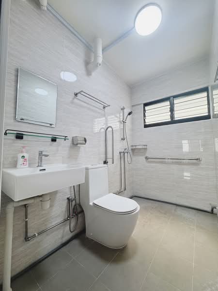 135 Serangoon North Avenue 2, 135 Serangoon North Avenue 2, 4 Bedrooms, 1,410 sqft, HDB Flat For Sale, by Annabel Yeo 杨洁桦, 500229253 - Bathroom - PropertyGuru.com.sg