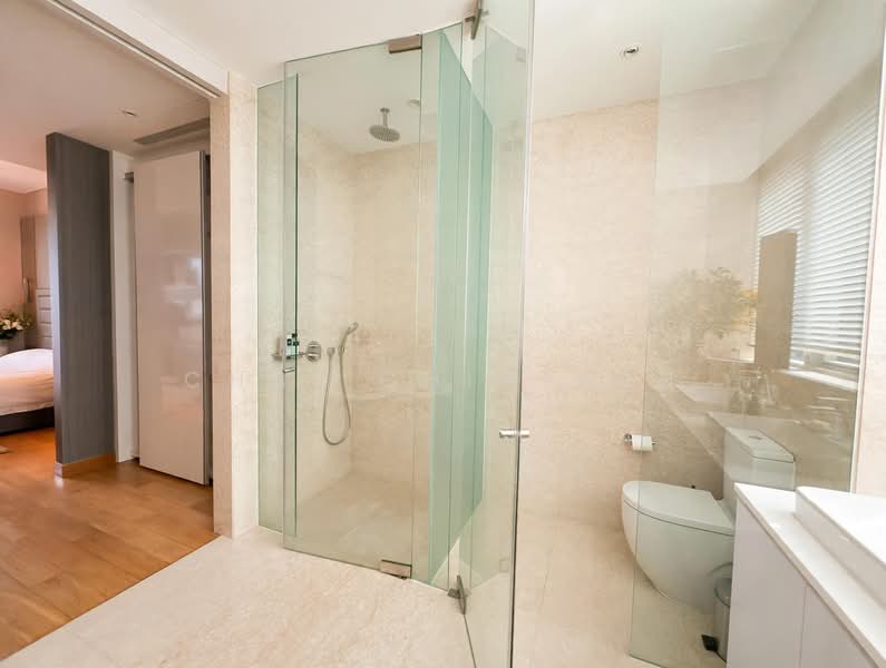 Alba, 8 Cairnhill Rise, 3 Bedrooms, 1,905 sqft, Condominium For Sale, by Chai Chin Yun, 500229258 - Bathroom - PropertyGuru.com.sg